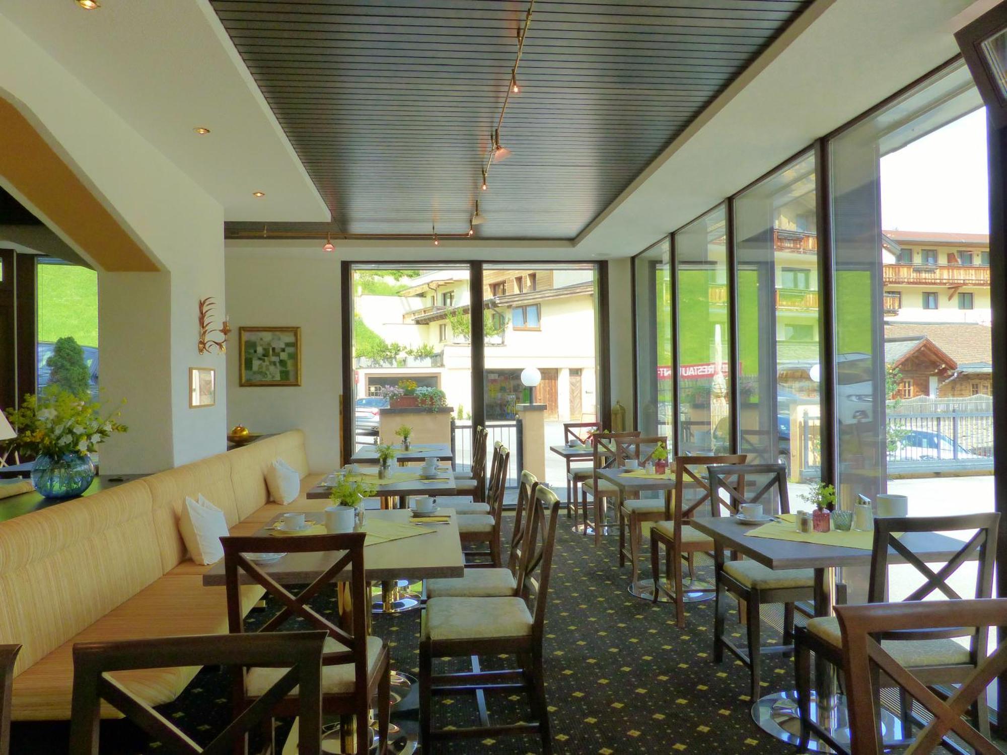 Hotel Garni Zerzer 세르파우스 외부 사진