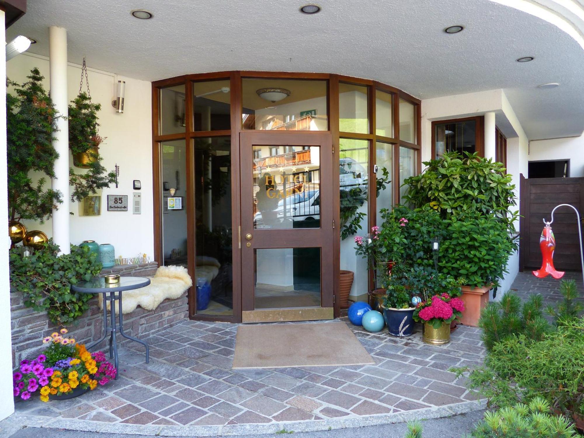 Hotel Garni Zerzer 세르파우스 외부 사진