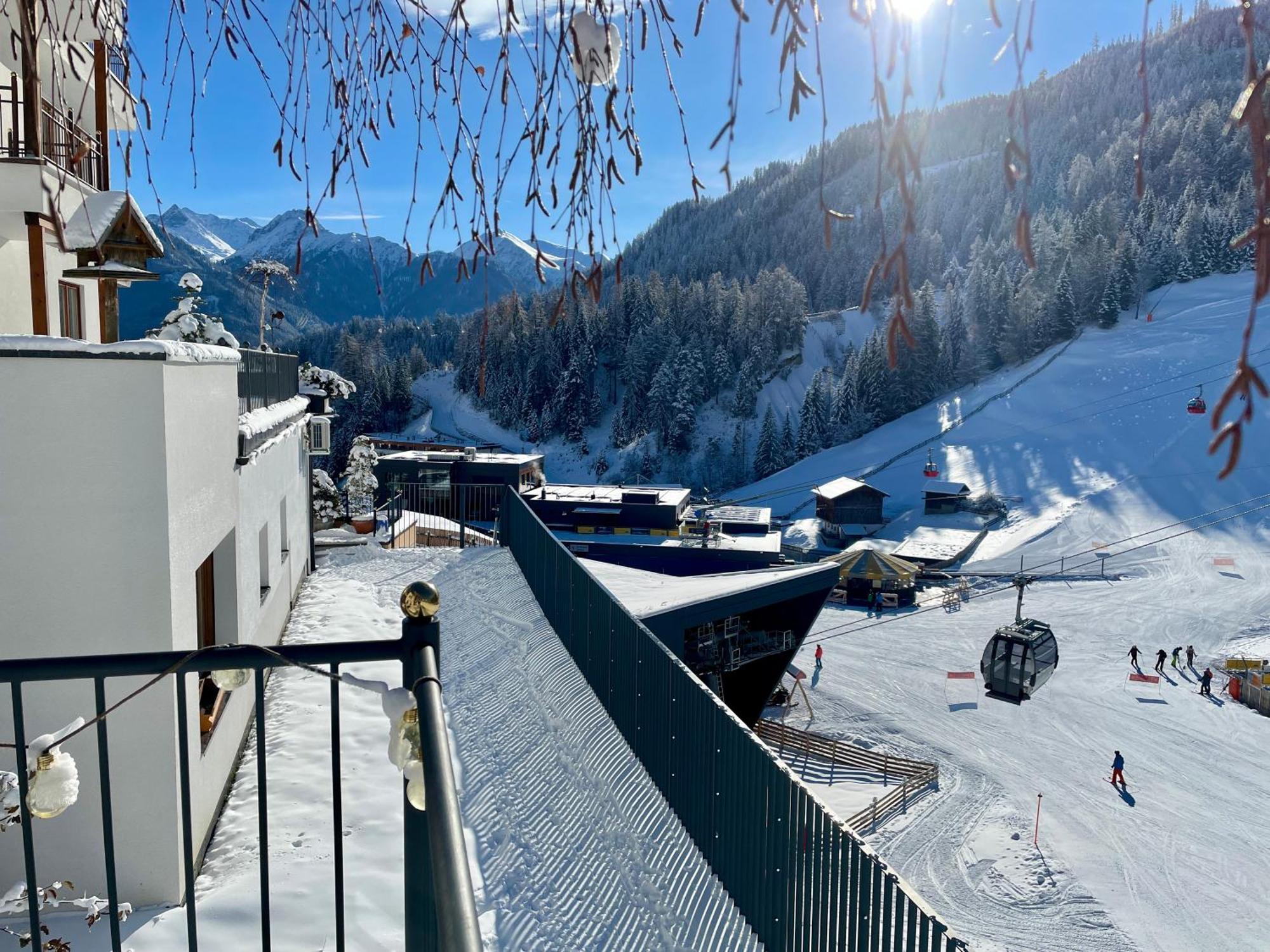 Hotel Garni Zerzer 세르파우스 외부 사진