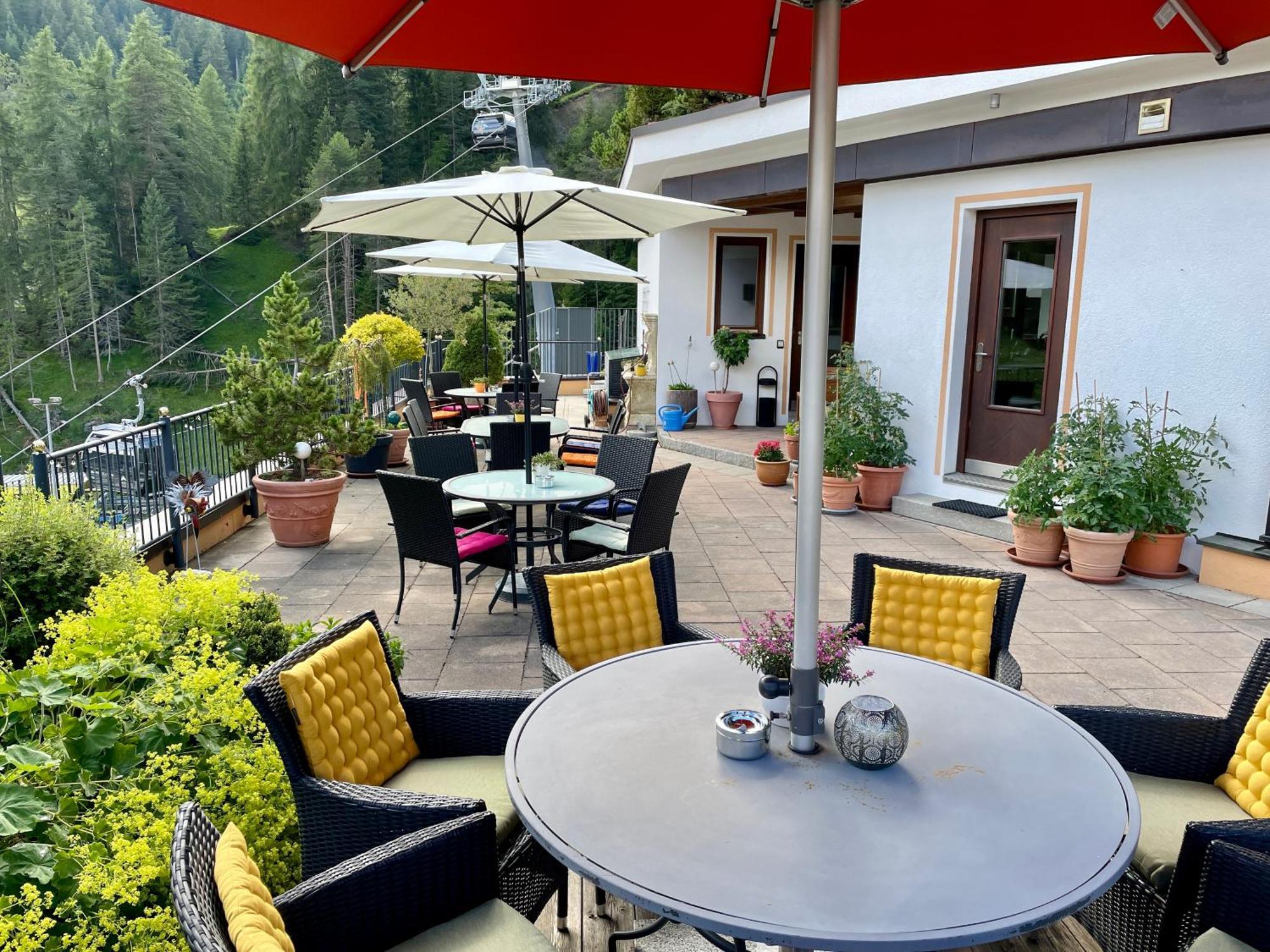 Hotel Garni Zerzer 세르파우스 외부 사진