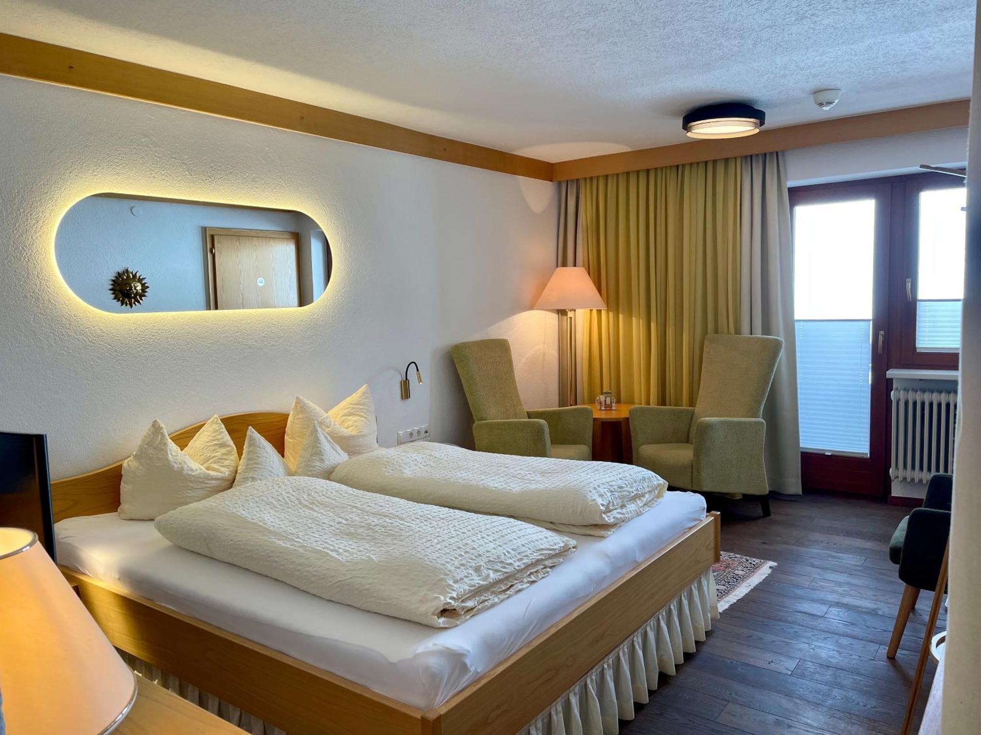 Hotel Garni Zerzer 세르파우스 외부 사진