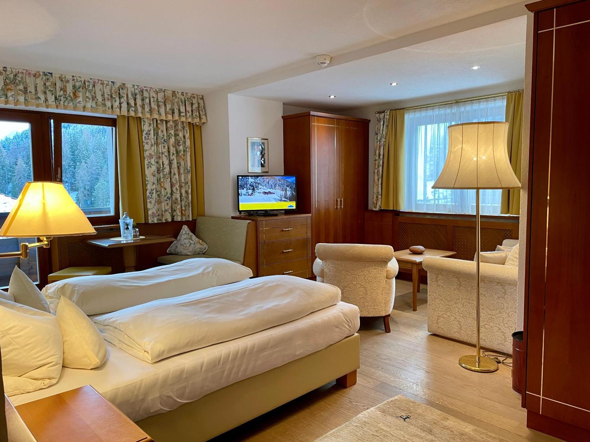 Hotel Garni Zerzer 세르파우스 외부 사진