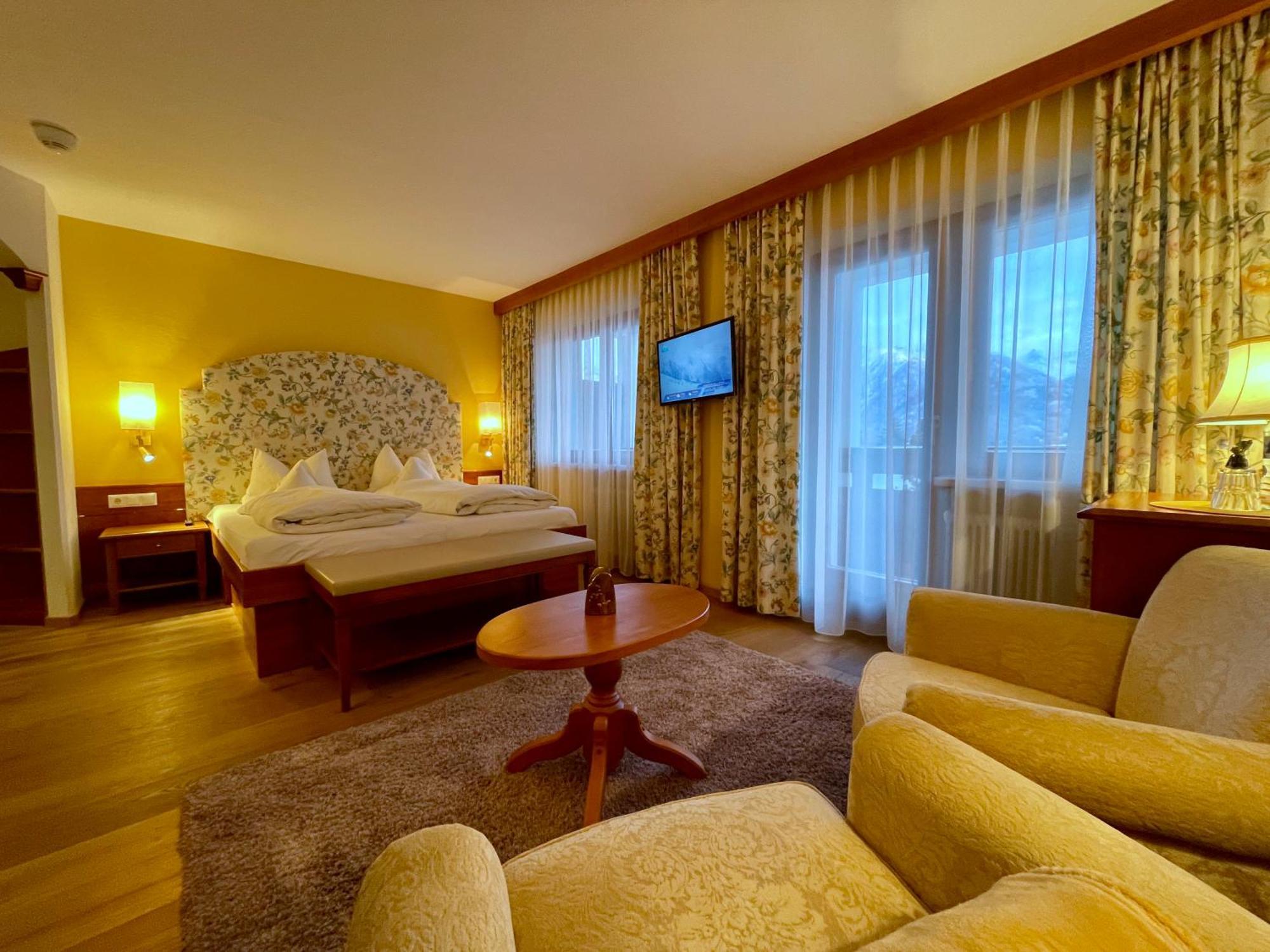 Hotel Garni Zerzer 세르파우스 외부 사진