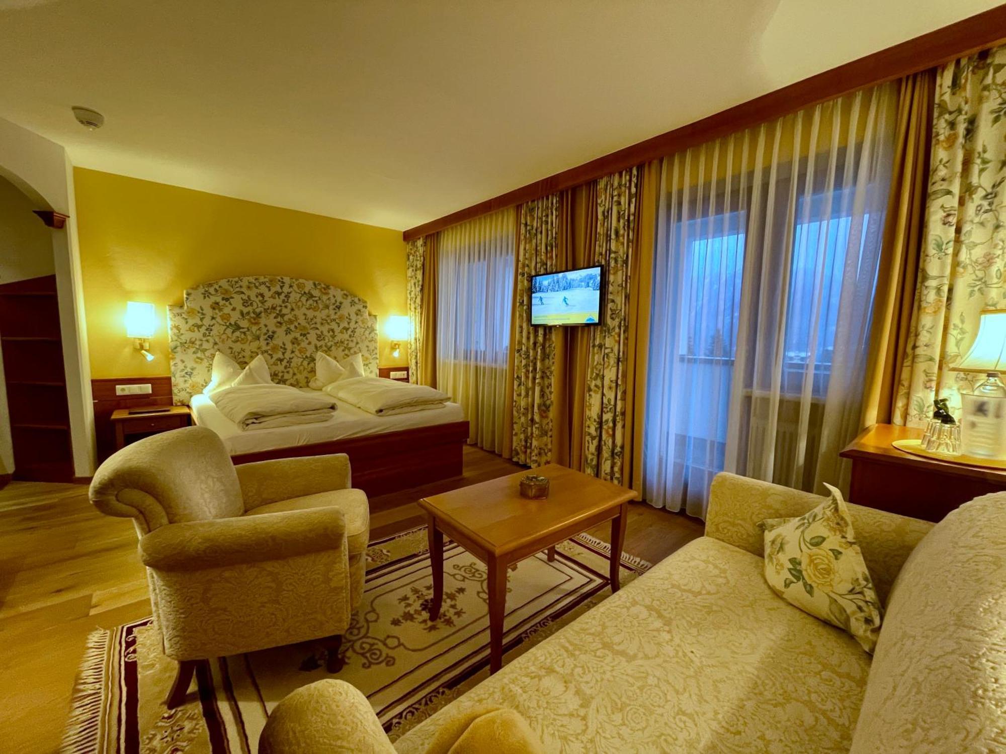 Hotel Garni Zerzer 세르파우스 외부 사진