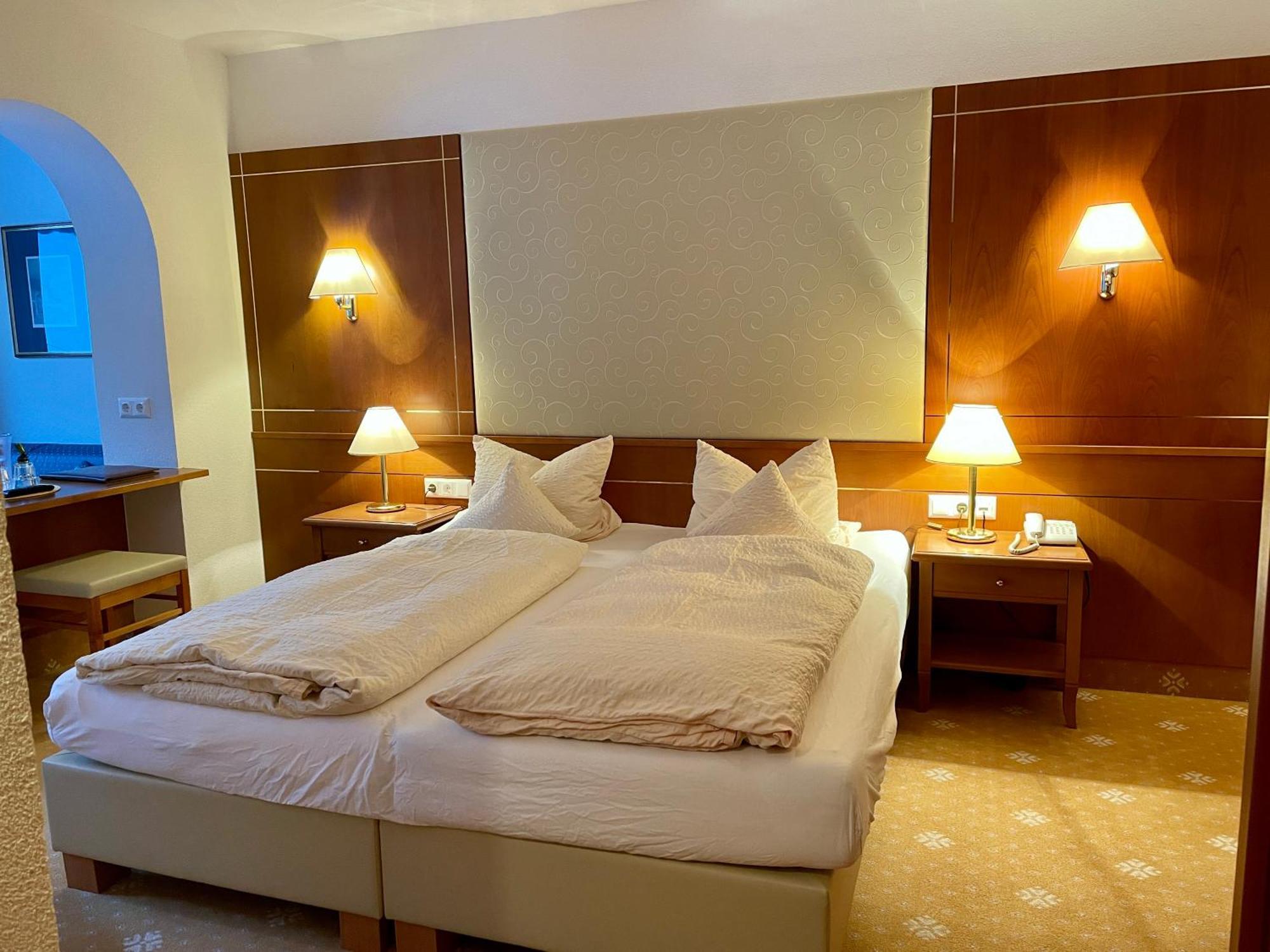 Hotel Garni Zerzer 세르파우스 외부 사진
